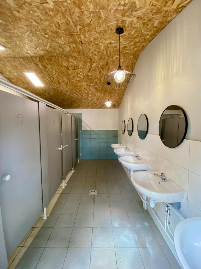Camping La Kahute - Tente Lodge Au Coeur De La Foret Carcans Exterior photo