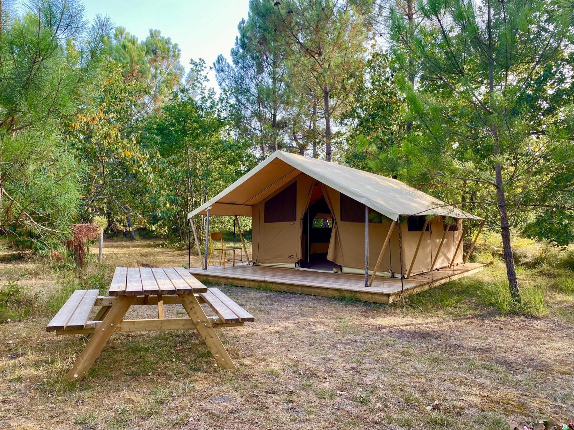 Camping La Kahute - Tente Lodge Au Coeur De La Foret Carcans Exterior photo