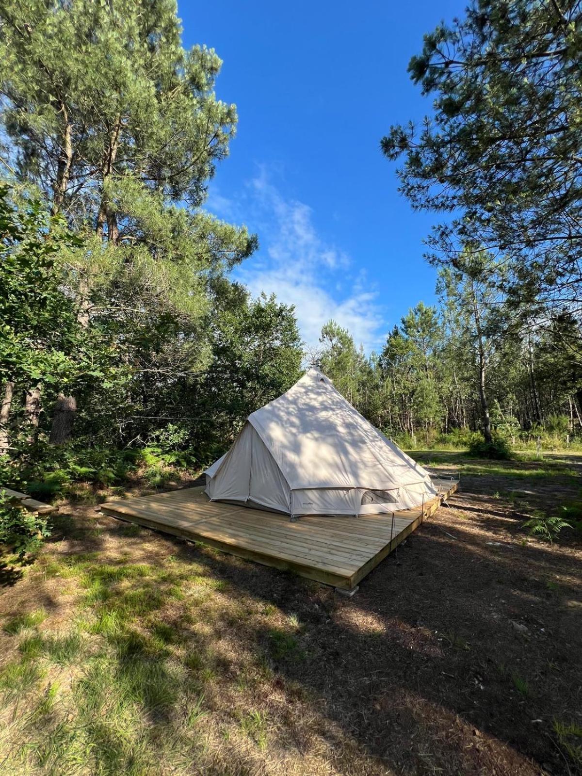 Camping La Kahute - Tente Lodge Au Coeur De La Foret Carcans Exterior photo