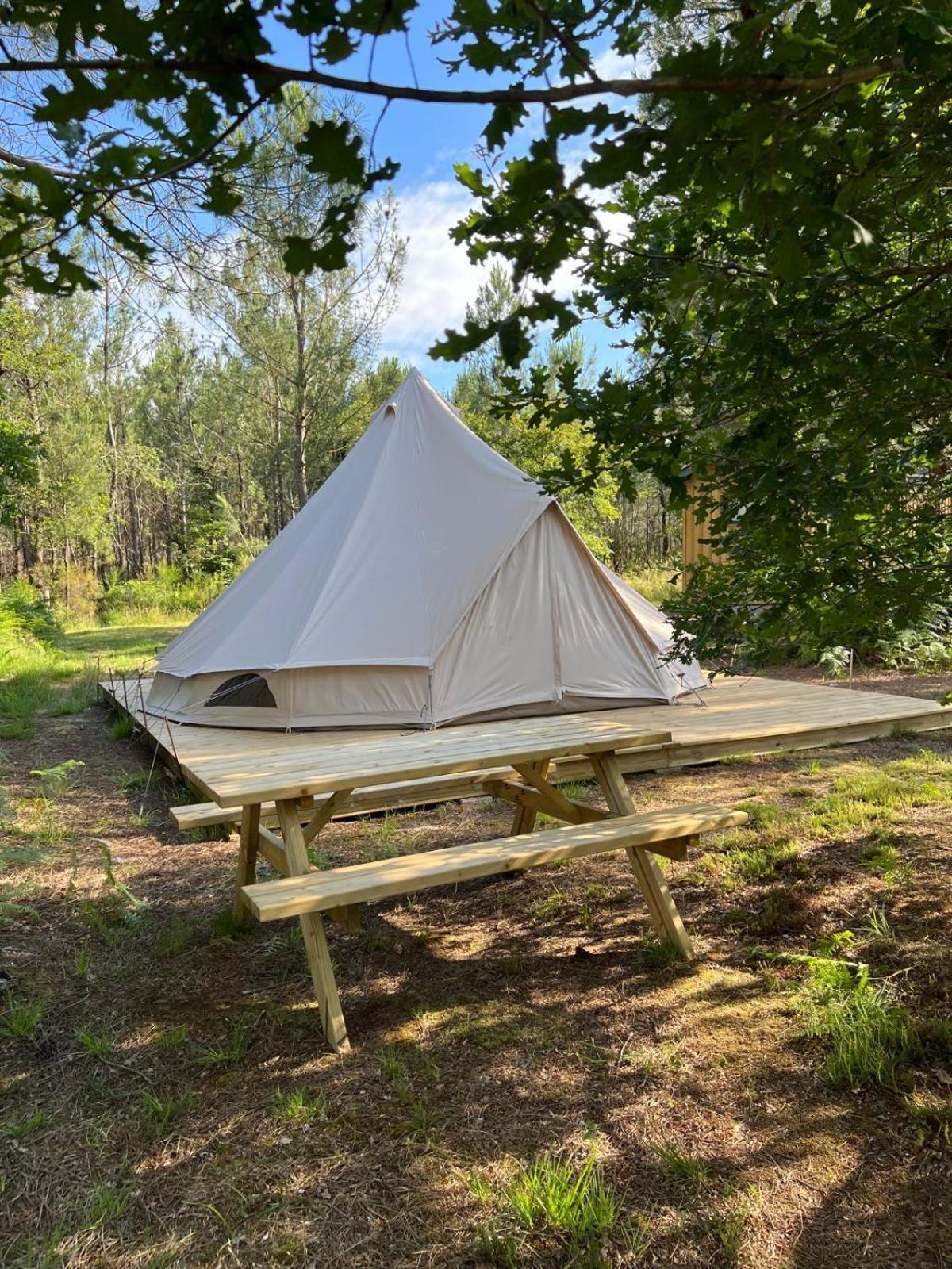 Camping La Kahute - Tente Lodge Au Coeur De La Foret Carcans Exterior photo